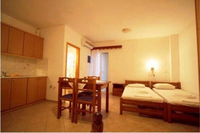 Antonio Studios Naxos City Quarto foto