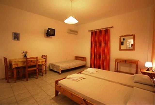 Antonio Studios Naxos City Quarto foto